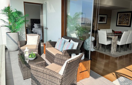 Armendariz Apartment | Stunning, Luxury City and Ocean View Apartment in the Heart of Miraflores