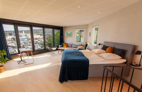 Torshavn Apartment | Stunning Marina View - Brand New - City Center