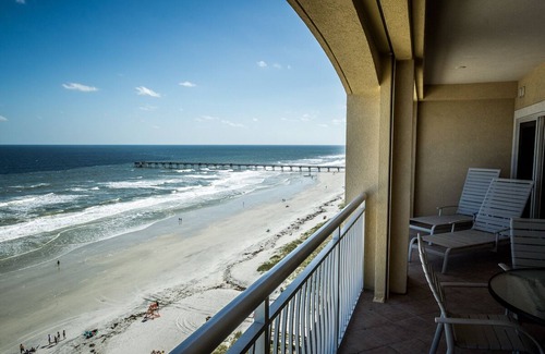 Jacksonville Beach Condo | Stunning Oceanfront Condo with Incredible Views 2 Bedrooms