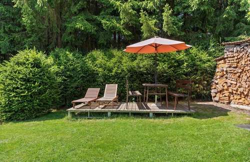 Karlovy Dvory House | Stunning private villa for 5 people with WIFI, TV, balcony, pets allowed and panoramic view