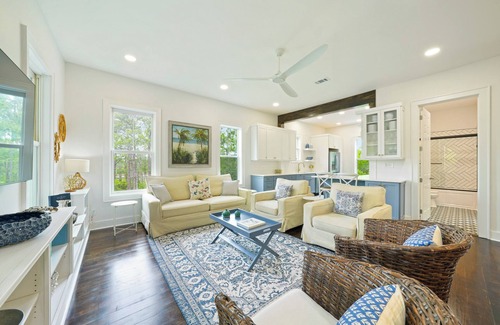 Seagrove Beach Cottage | Stunning Renovation, 3 King Primaries, Tower w/Views - Sleeps 15 + 2 Bikes!
