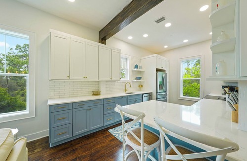 Seagrove Beach Cottage | Stunning Renovation, 3 King Primaries, Tower w/Views - Sleeps 15 + 2 Bikes!