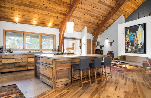 North Park Hill House | Stunning Repurposed Church, lofted, pet friendly, Free Botanic Garden admit 6