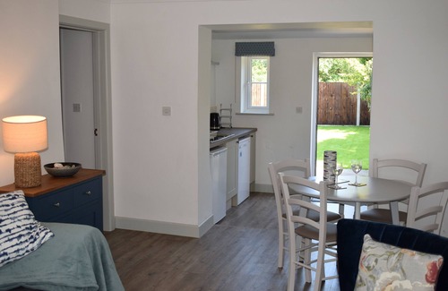 Horsey Cottage | Stunning Seaside Cottage in Horsey. Walk to Beach, Seals & Norfolk Broads