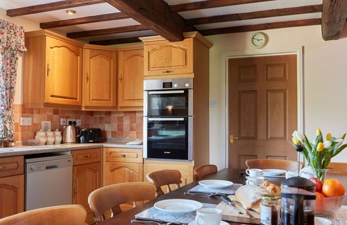 Dalbury Lees House | Stunning villa for 14 guests with WIFI and TV