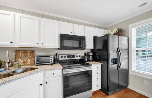 Northeast Raleigh House | Stylish 2-Bed townhouse