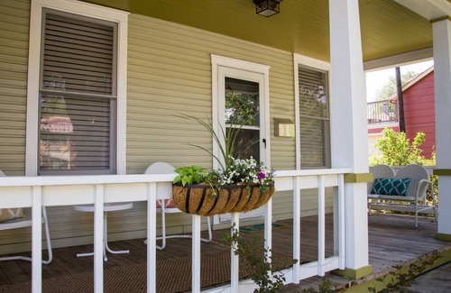 Fort Collins House | Stylish 2BR Retreat. Steps to CSU and Old Town Fun