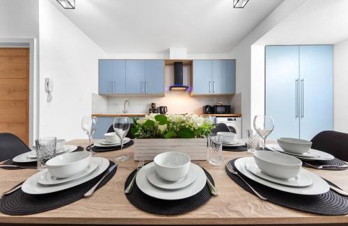Marlborough Apartment | Stylish 4 bedroom I extended stays I contractors