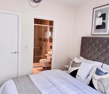Reading Apartment | Stylish 4BR Apt Serene and Central