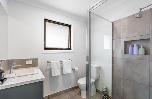 Austins Ferry Apartment | Stylish 4BR Family Escape with Deck & Views Near MONA
