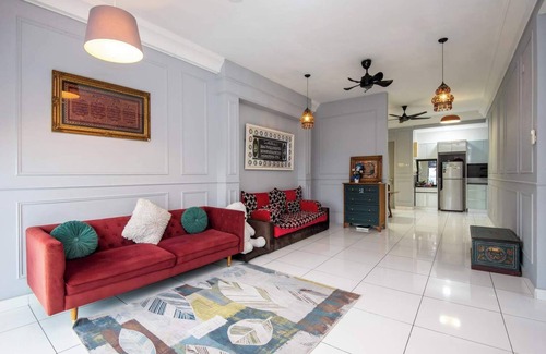 Johor Bahru Apartment | Stylish 4BR Near Paradigm Mall, Pool, Free Parking