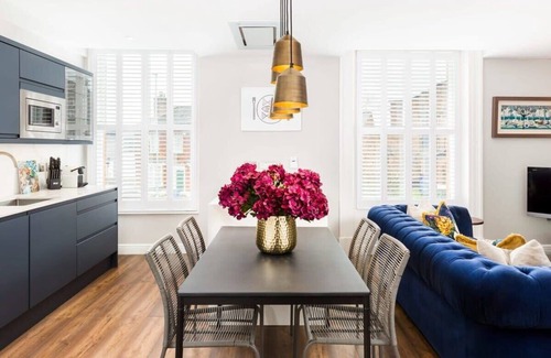 Warrington Apartment | Stylish and central one bedroom apartment