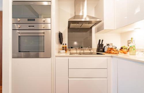 Canary Wharf Apartment | Stylish and Comfortable Canary Wharf Apartment perfect for long stays