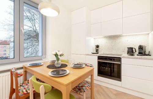 Zaspa Apartment | Stylish Apartment with Workspace in Gdańsk by Rent like home
