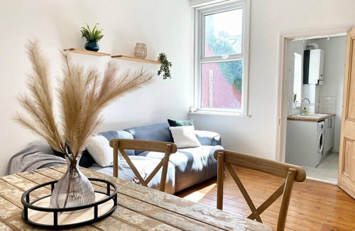 Heaton Apartment | Stylish, Boutique Flat close to Newcastle City Cen