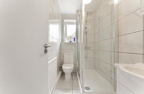 Canning Town South Apartment | Stylish Business Stay near ExCeL -1BR Apt
