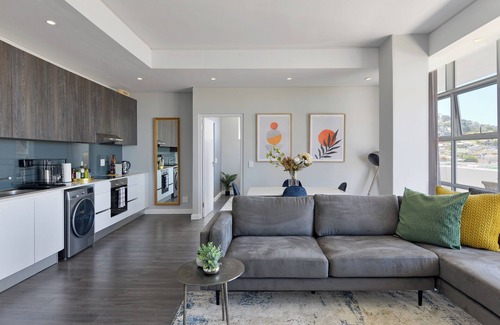 Foreshore Apartment | Stylish Central Cape Town Apartment with Stunning Views!