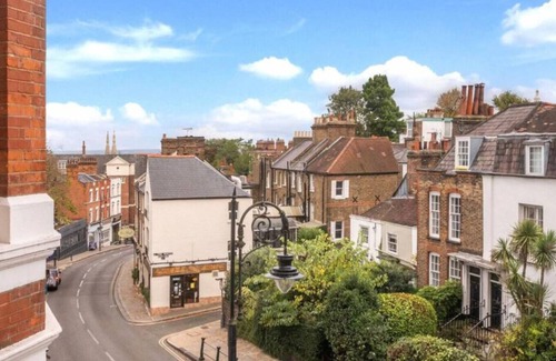 Hampstead Apartment | Stylish Hampstead Flat with Character and Charm