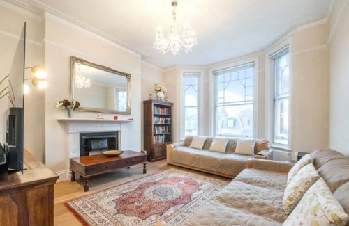 Hampstead Apartment | Stylish Hampstead Flat with Character and Charm