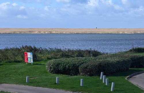Weymouth Resort | STYLISH HOLIDAY HOME WITH UNINTERRUPTED VIEWS OF THE FLEET LAGOON ON Haven LITTLESEA HOLIDAY PARK