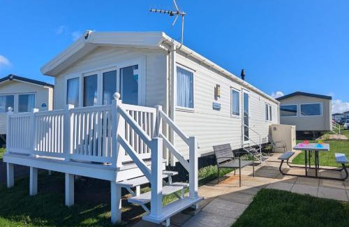 Weymouth Resort | STYLISH HOLIDAY HOME WITH UNINTERRUPTED VIEWS OF THE FLEET LAGOON ON Haven LITTLESEA HOLIDAY PARK