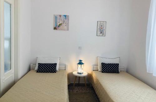 Adamas House | Stylish Home for 6 in Adamas