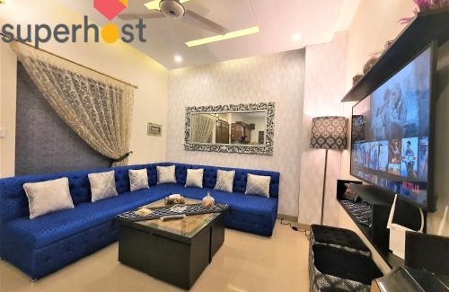 Islamabad Apartment | Stylish Luxe 2 BedroomLK Condo Close to GIGA Mall