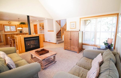 Shorepine Village House | Stylish Spacious 2 Bedroom, Walk to the Beach, or Explore Shorepine Village