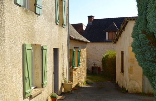 Badefols-d'Ans House | Stylish village gîte with private garden