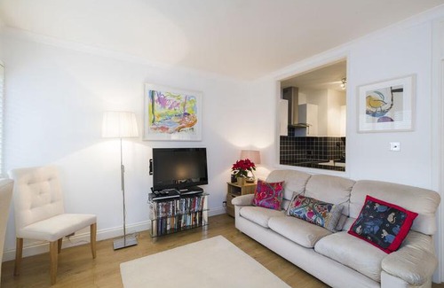 Queenhithe Apartment | Sublime 1 bed flat with Thames view