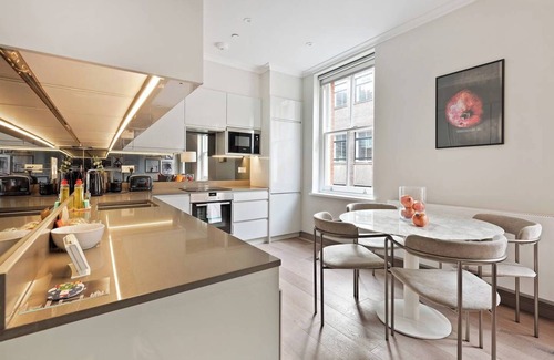 Holborn Apartment | Sublime 2BD Flat in the Heart of London, Zone 1