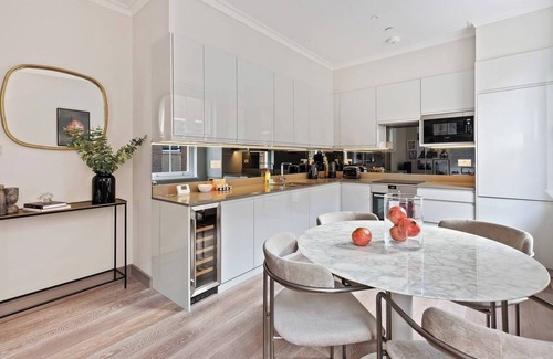 Holborn Apartment | Sublime 2BD Flat in the Heart of London, Zone 1