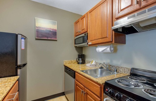 Homewood Hotel | Suburban Studios Birmingham Homewood I-65