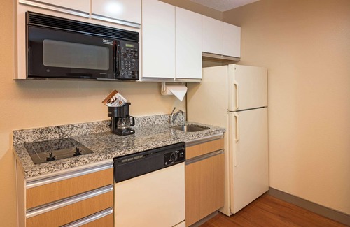 Executive Park Hotel | Suburban Studios Charlotte – Executive Park