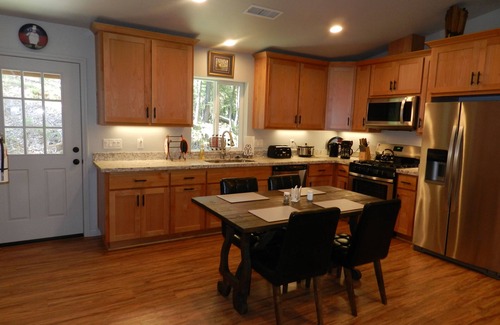 Mariposa Cabin | Sugar Pine Cabin in beautiful Mariposa Pines