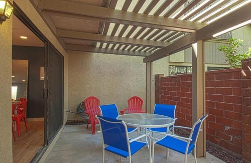 Anaheim Resort House | Suite Escapes 6