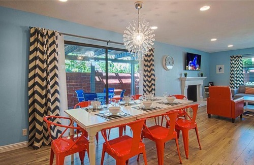 Anaheim Resort House | Suite Escapes 6