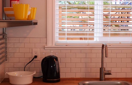 Riley Park House | 'Suite on Main' | Trendy Main Street | Queen Elizabeth Park | Hillcrest center