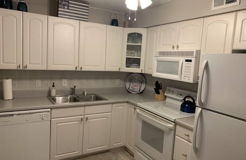 New Buffalo Condo | 'Summer Breeze' Lakeside Condo - Walk to Town & Marina + POOL