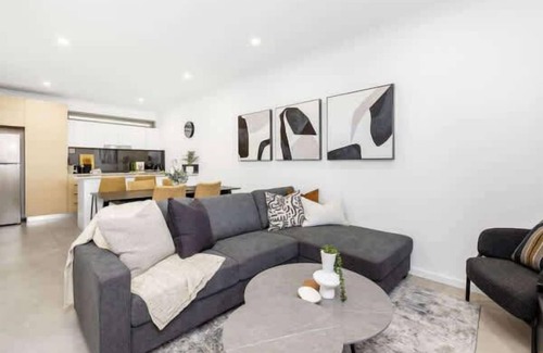 Scarborough Apartment | Summer Breeze Summary