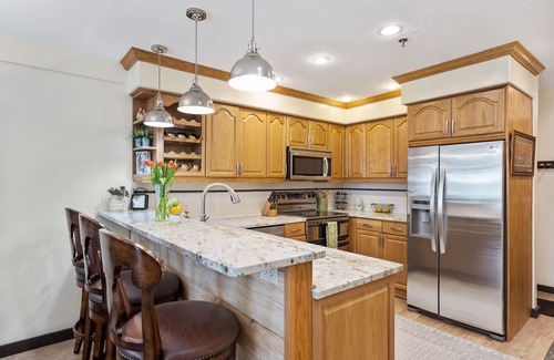 Downtown Park City Condo | SUMMER SPECIALS, 5 Min Walk to Historic Main St. Hike, Bike, right out the door