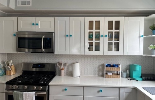Pleasantville House | Summer Sunset Hideout 3-5 BEDROOMS/4 BATH-PLEASANTVILLE