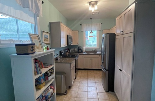 Summer Village Cottage | Summer Village Resort - Updated 2 Bedroom Cottage with WiFi and Central AC.