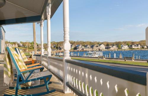 Oak Bluffs Hotel | Summercamp
