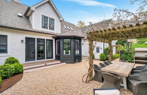 East Hampton House | Summit Harborside Spectacular