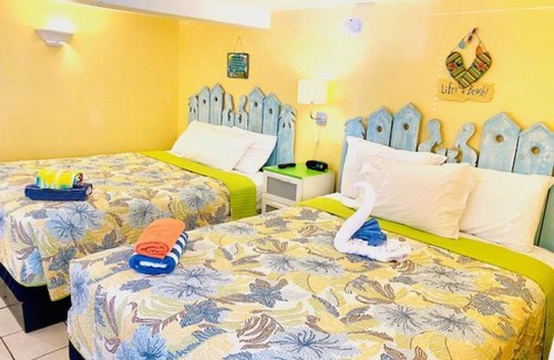 Fort Myers Beach Hotel | Sun Deck Inn & Suites