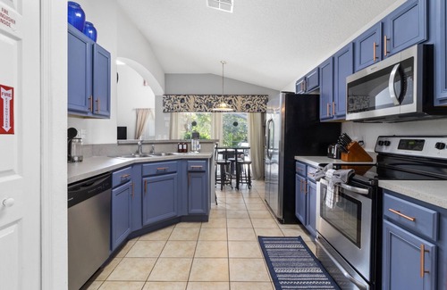 Seasons House | Sun-Drenched Escapes: Discover 2025 Florida's Best Rentals!