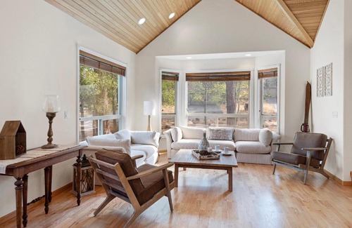 Redmond House | Sun Haven - Meredith Lodging
