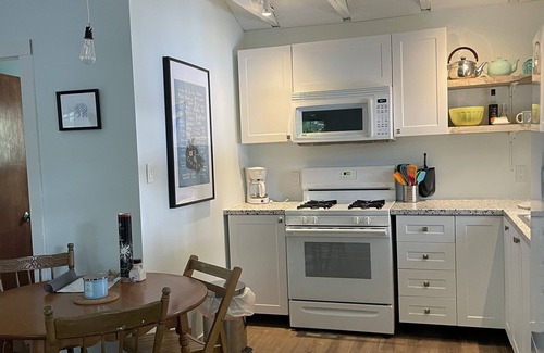 Rideau Lakes Cottage | Sun on the Brow Cottages 🛶 Breezy Cottage