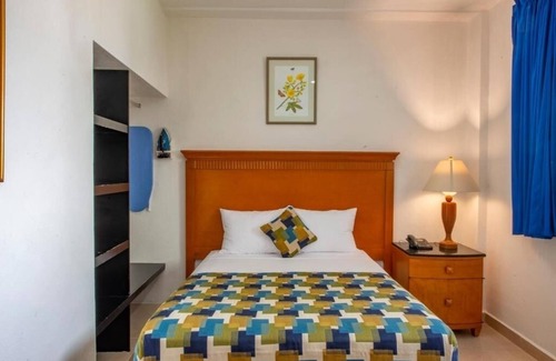 Centro Hotel | Sun-Soaked Mérida Single Room Stay: Outdoor Pool, Courtyard & Relaxing Comfort